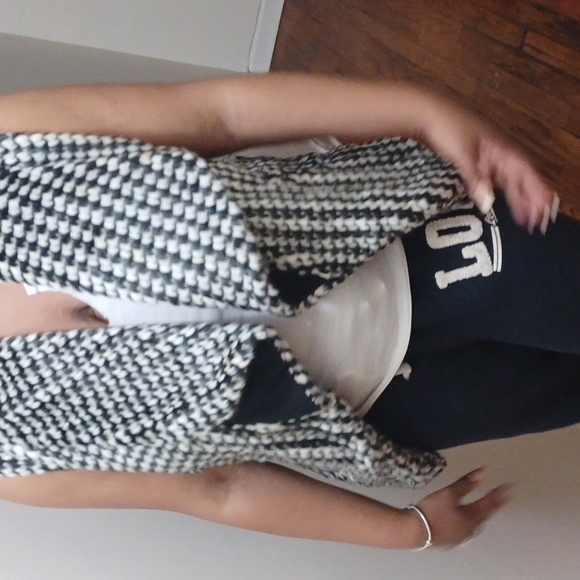 Fur Vest - Picture 5 of 5